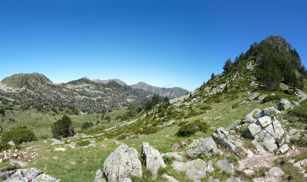 bart47 - Adobe stock - Le vallon d'Estibère, Pyrénées, France - Du Pic du Midi aux lacs du Néouvielle - 5
