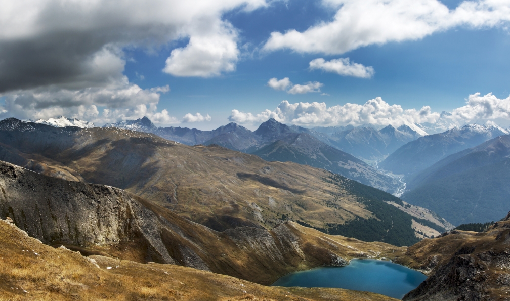 ST GB AND AL PHOTOGRAPHY  -  Shutterstock -  Massif de Malrif au dessus du lac du Grand Laus;France - Les 3000 du Queyras - 4