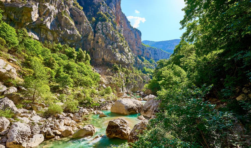 marako85 - Adobe stock - Sentier de l'Imbut dans le Verdon, rivière des gorges du Verdon, France - Week-end dans les gorges du Verdon - 7