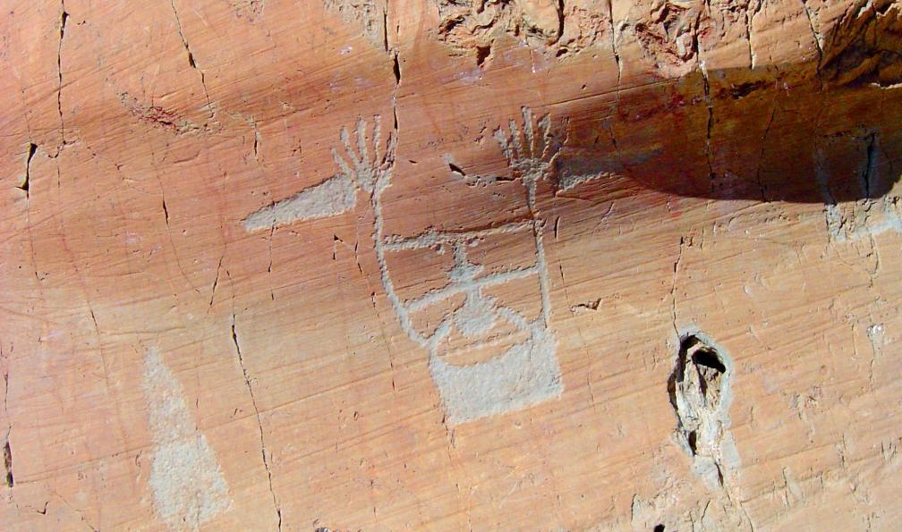 Chappaz - Isabelle - Gravure rupestre du sorcier dans la Vallée des Merveilles, Mercantour, France - Le Mercantour en étoile depuis Casterino  - 5