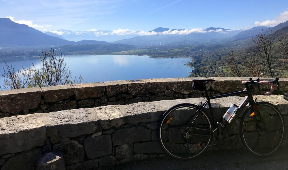 Cordonnier - Juliette - Tour du lac du Bourget à vélo, vue sur la partie sud du lac, Alpes, France - Du lac d'Annecy au lac du Bourget à vélo - 1