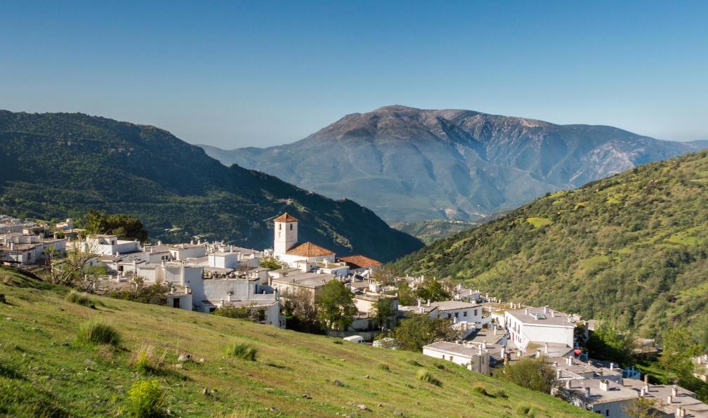jacquesvandinteren -  istock -  village blanc de la Sierra Nevada, Espagne - Sierra d'Andalousie - 6