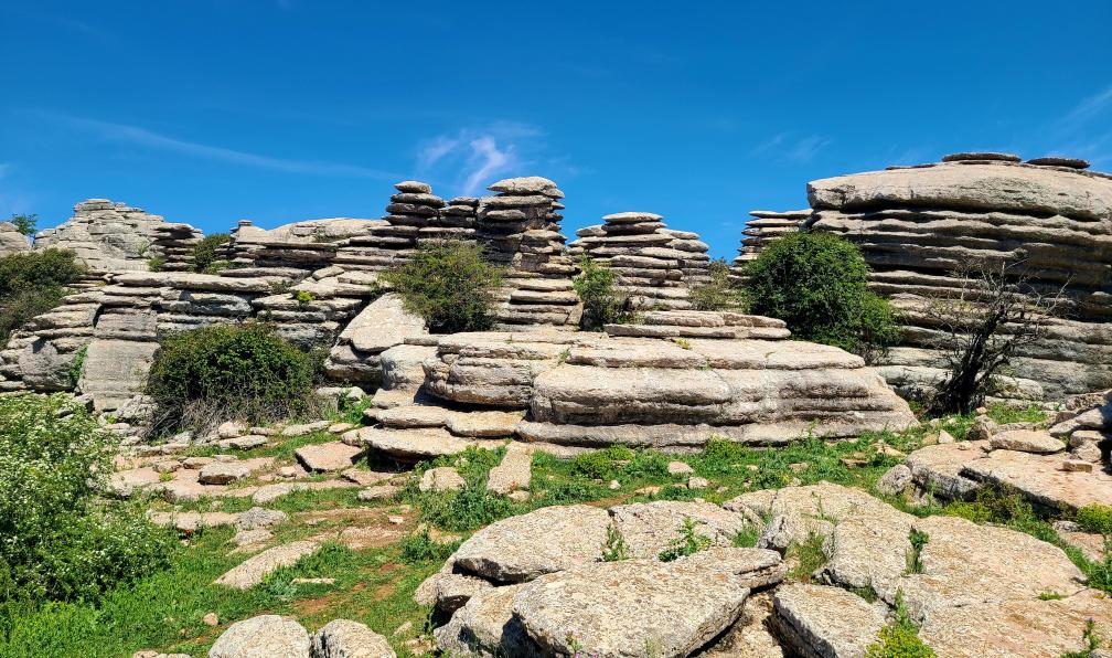 Pellequier - Lucie - Paysage d'El Torcal de Antequerra, Andalousie, Espagne - Andalousie: des palais aux villages blancs - 5