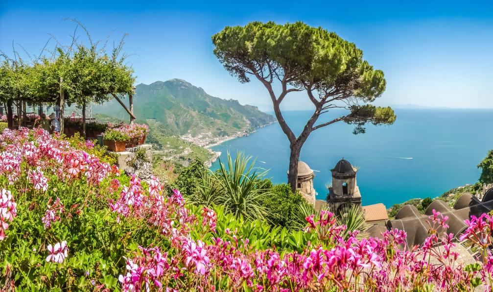 JFL Photography - Adobe Stock - La côte et la végétation d'Amalfi en Italie. - Iles et volcans de l'Italie du Sud - 4