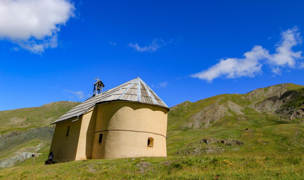 Andre  -  LECHNER -  Shutterstock -  parc naturel régional du Queyras, Saint Veran, chapelle de Notre Dame de Clausis;France - La Dolce Queyras - 11