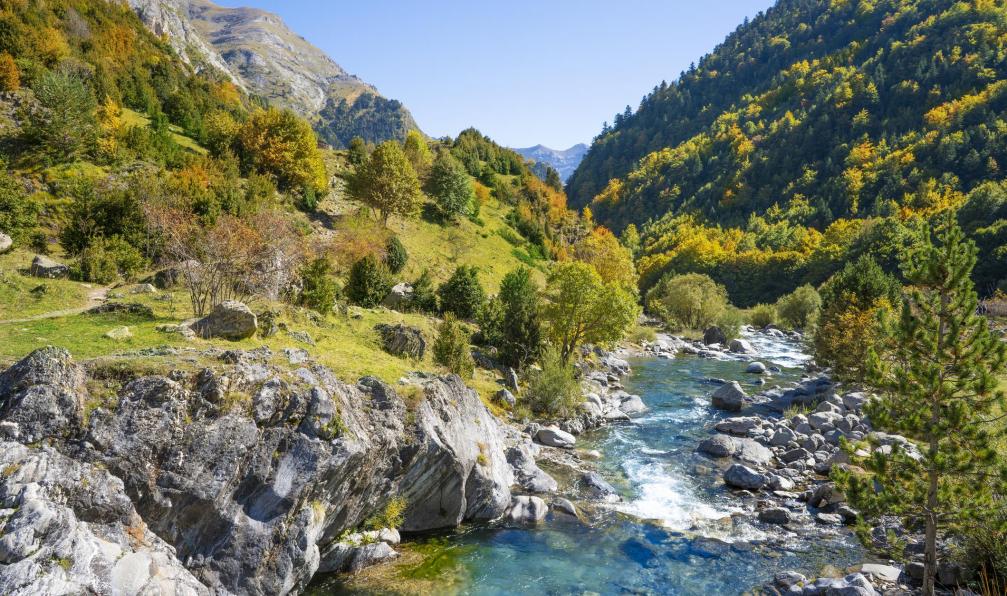 MEDITERRANEAN -  Istock -  Rivière Rio Ara à Bujaruelo dOrdesa Valle de Ordiso - Cirque de Gavarnie et canyon d'Ordesa - 5