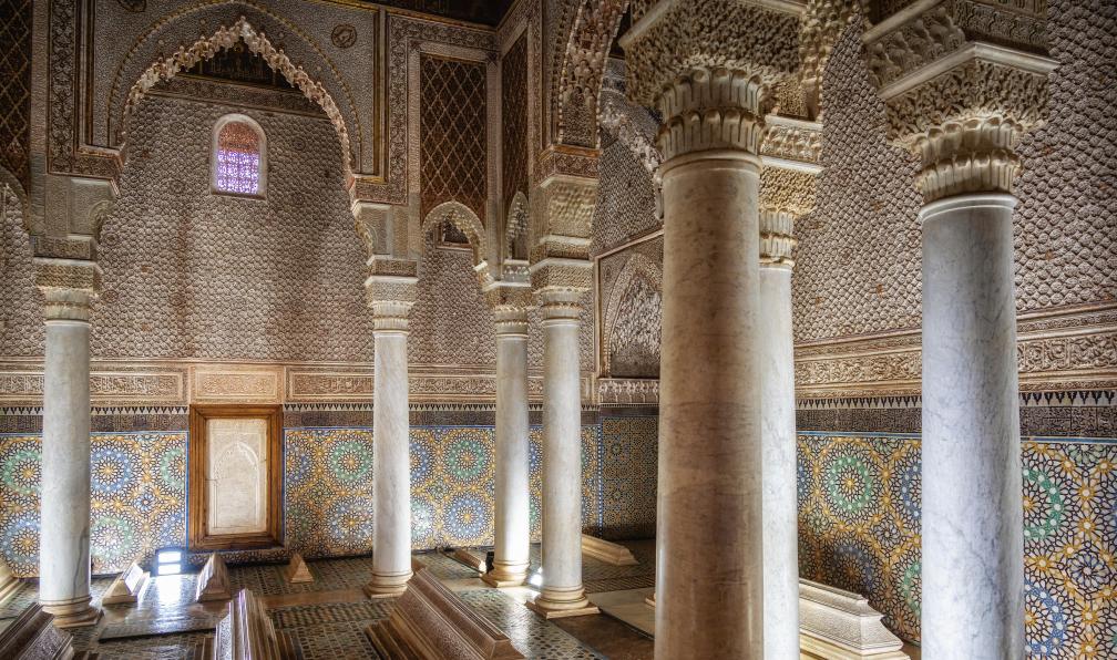 Atosan - Adobe stock - Les tombeaux saadiens sont une nécropole royale historique à Marrakech, au Maroc - La caravane du désert depuis Marrakech - 6