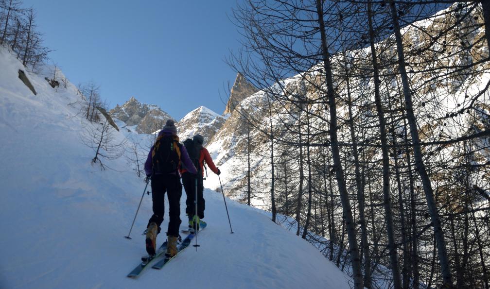 Mazet -  Philippe -  En route vers l'Aiguille Pierre Andre; Vallon de Mary sur le R246;France - Sommets de l'Ubaye à skis - 7