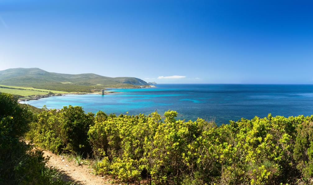 Adobe stock - Sentier douanier et tour d'Agnellu, Rogliano, Agriates, Corse - Du Cap Corse au désert des Agriates - 4