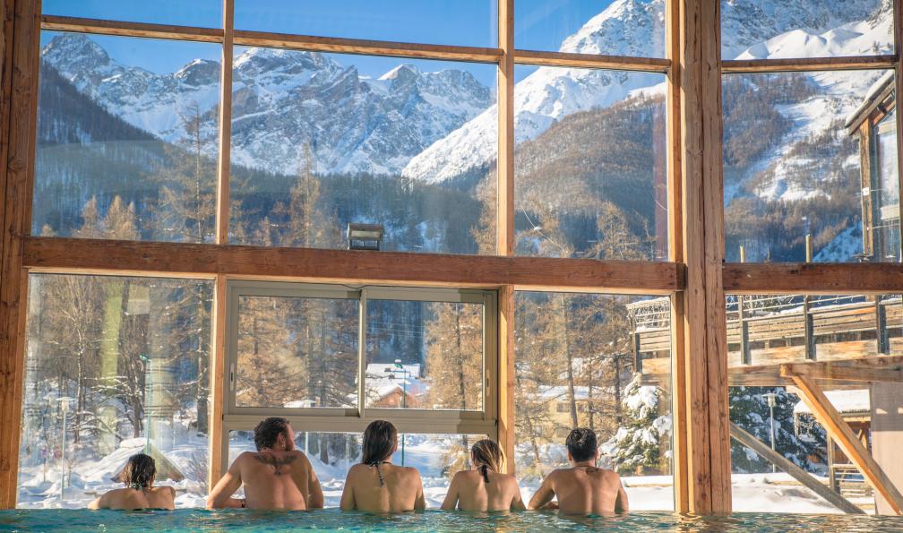 Grands Bains du Monetier -  Grands Bains du Monetier en Hiver - Ecrins et Clarée, les plus beaux lacs - 12