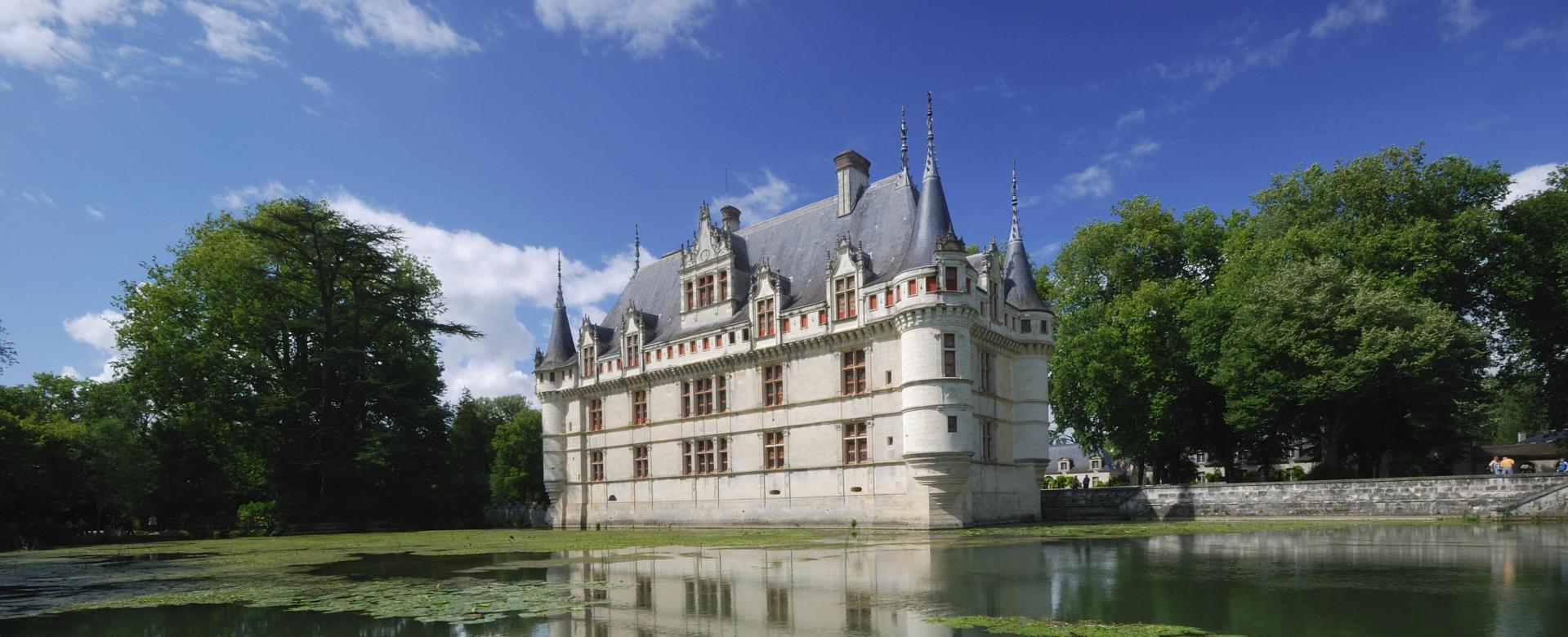 Chateau Loire La Loire Ã VÃ©lo Saumur Tour Packages Bord De Loire - Main Image