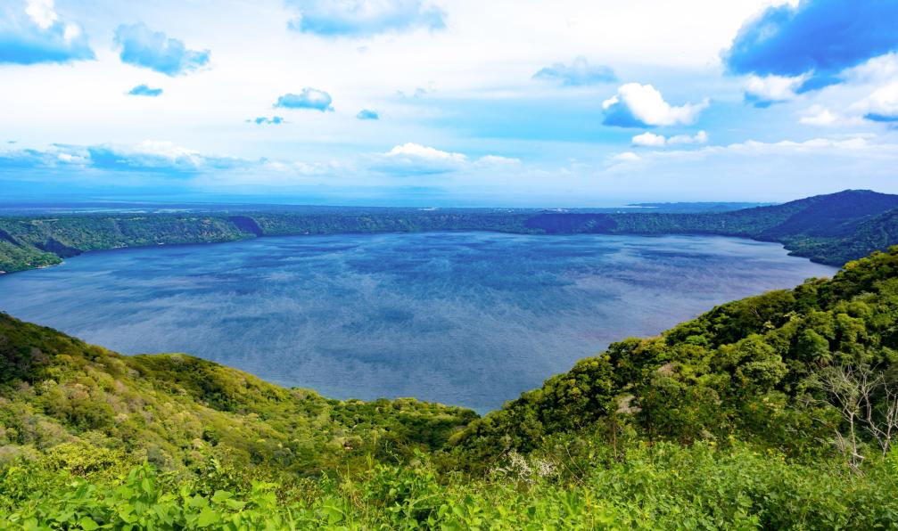 HisWondrousWorks -  istock -  Apoyo lac, Nicaragua  - Nicaragua, terre de volcans - 1