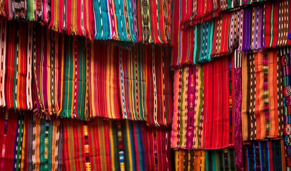 VisualCommunications -  istock -  Textile, marché, Guatemala - Guate...Maya ! - 7