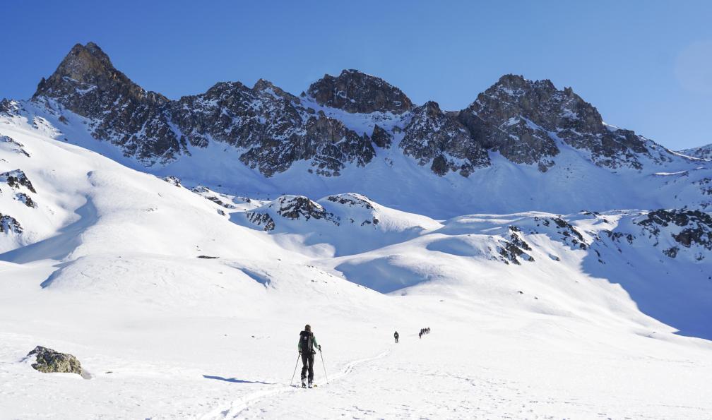 Mojito Trailprod - Skieurs sur le tour du Mont Thabor, Cerces, Alpes, France - Les sommets du Thabor à ski de randonnée - 6