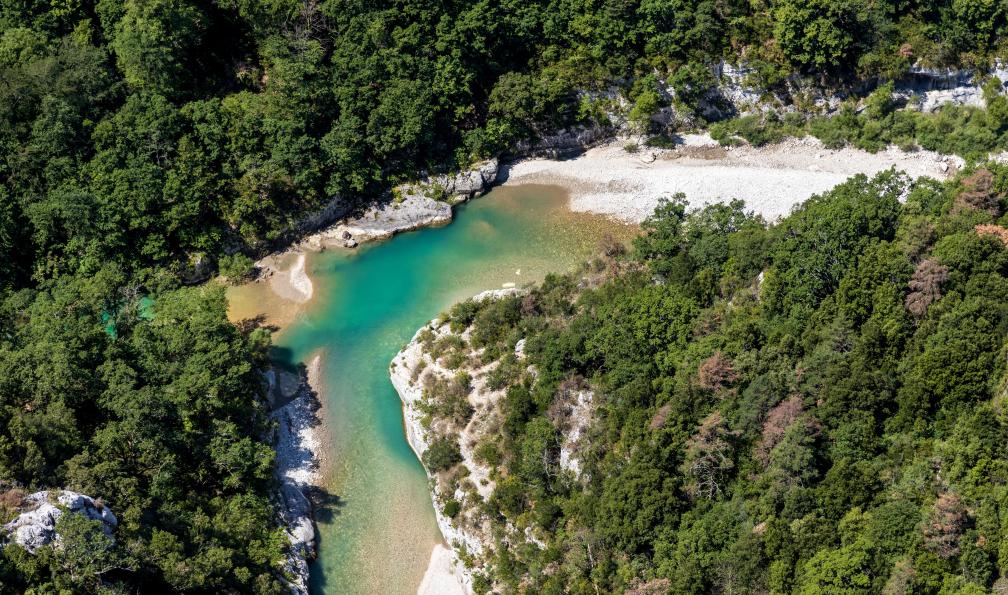 LIGHTFIELD STUDIOS - Adobe stock - Vue aérienne et partielle de la rivière du Verdon, Provence, France - Week-end dans les gorges du Verdon - 6