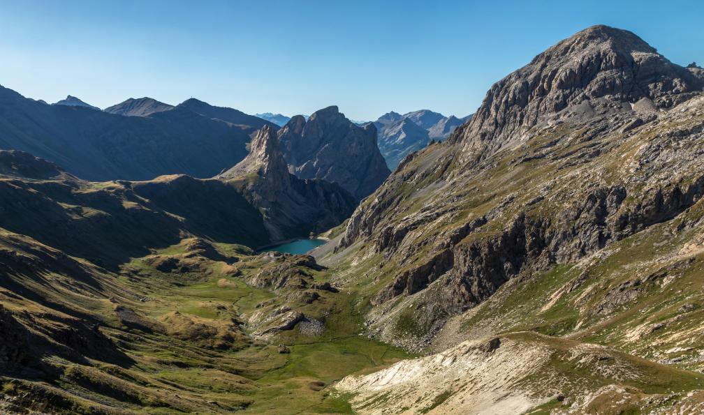 Deborde - Jean-Michel - Adobe stock - Depuis le Col de la Ponsonnière, Grand Lac, Hautes-Alpes, France - Micro aventure en Clarée - 5