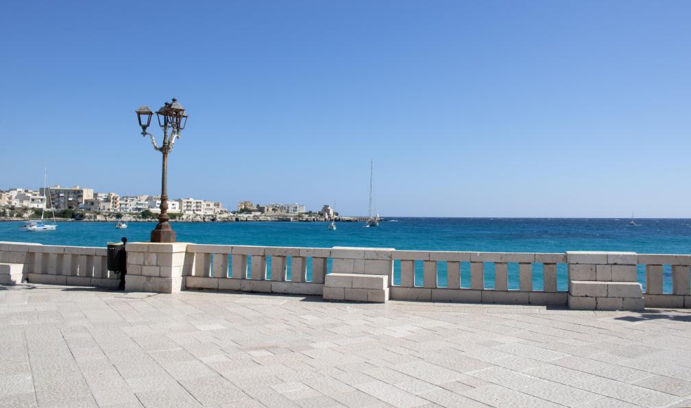Garioud - Nadège - Balade en bord de mer dans la ville d'Otranto, Pouilles, Italie - Villages et splendeurs des Pouilles - 5