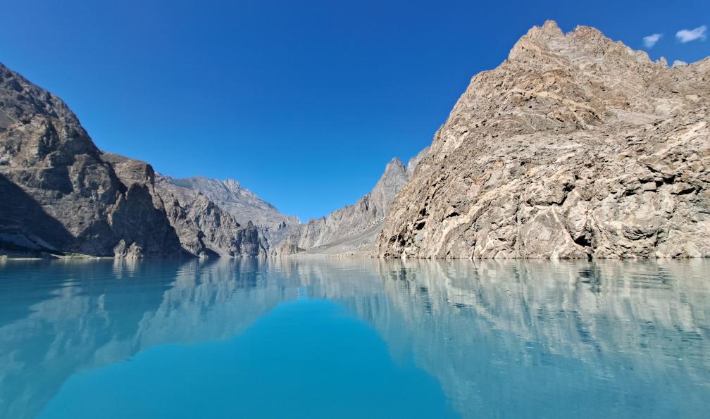 Gresland - Anne-Sophie - Lac d'altitude au coeur des montagnes, Atabad, Pakistan - Le trek de Shimshal et la vallée de la Hunza - 9