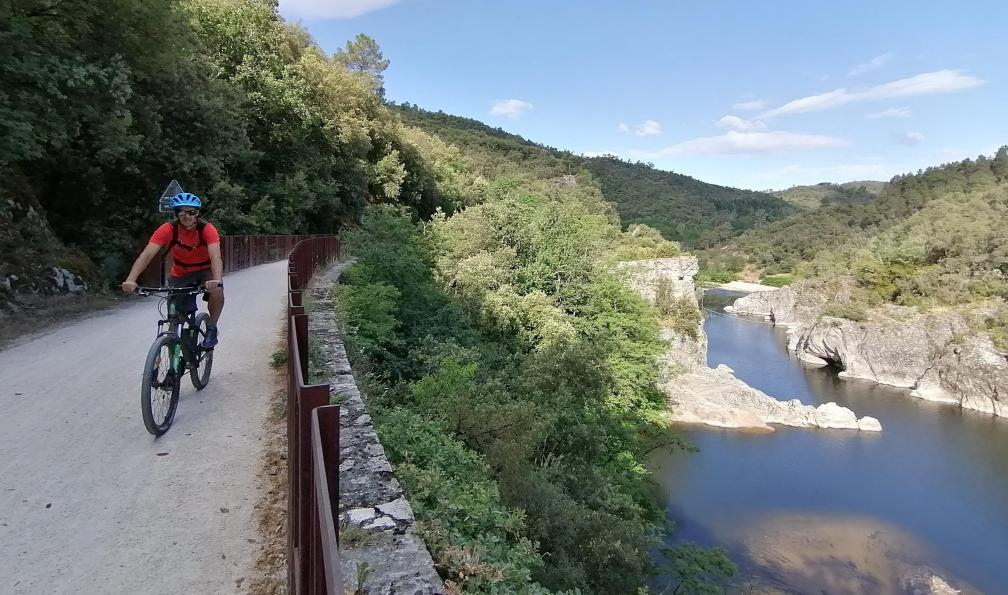 Natacha Dupoux -  Ardèche à vélo, France - Ardèche : la Dolce Via à vélo - 2