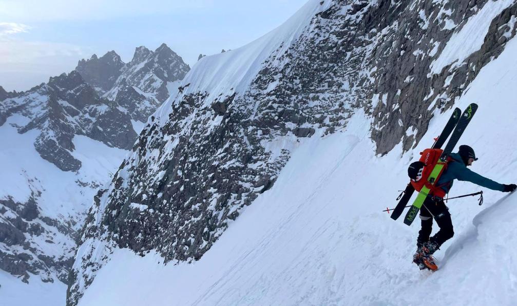 Hauer - Florian - Skieur qui descend une pente raide en crampons, Ecrins, Alpes, France - La haute route des Ecrins à ski - 5
