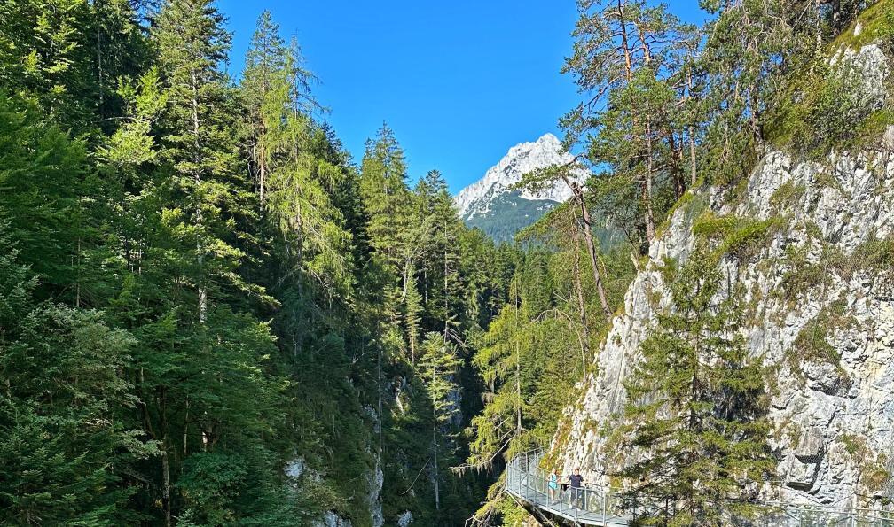 Eurfofun - Des promeneurs s'aventurent sur les sublimes passerelles de Geisterklamm d'Autriche. - De la Bavière au Sud Tyrol - 3