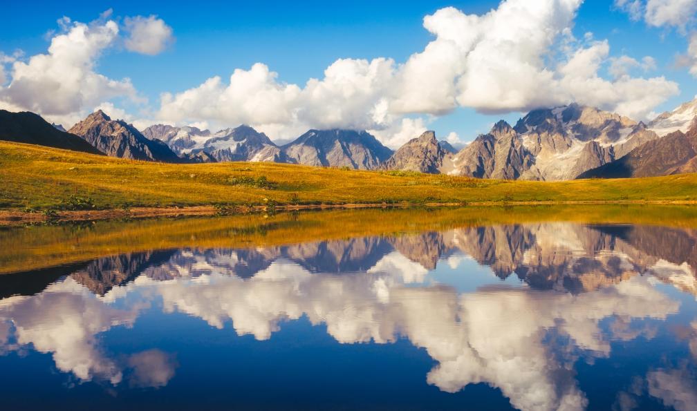 Martin M303 - Adobe stock - Paysage de montagne des lacs de Koruldi dans le parc national de Svaneti, Georgie - Géants de glace de Svanétie - 8