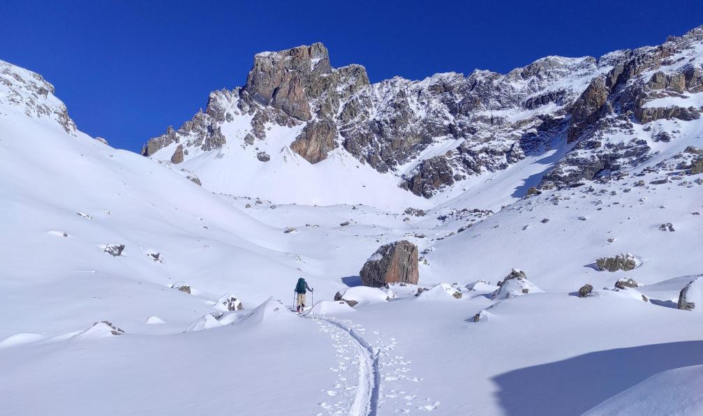 Delcour - Anna - Skieur vallon des Aoupets au pied du Brec de Chambeyron, Ubaye, Alpes, France - Sommets de l'Ubaye à skis - 10