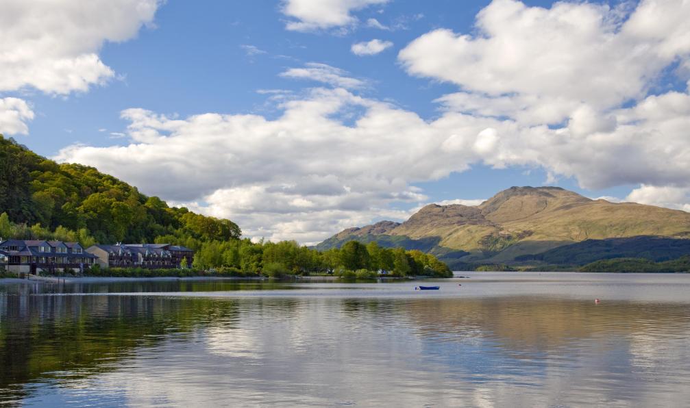 SoopySue -  Istock -  Village sur la rive du Loch Lomond;Ecosse - Le trek de la West Highland Way - 4