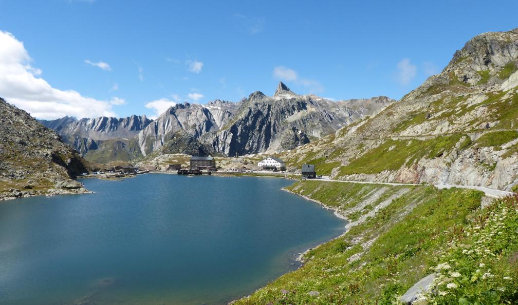 Icemaster  -  Shutterstock -  Col du Grand Saint Bernard;Suisse - Autour des Grands Combins - 13