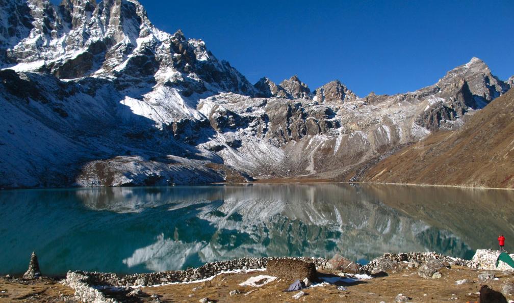 Renjo La et lac de Gokyo depuis Gokyo, haute route de l'Everest, haut Khumbu, Népal. - La haute route de l'Everest - 2