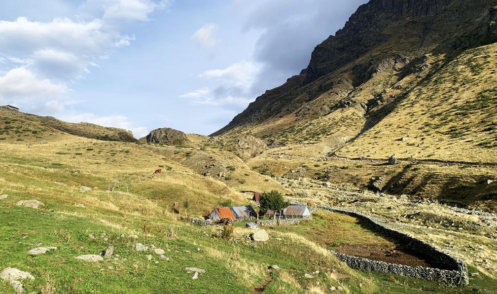 Thevenet - Nicolas - Ferme dans la vallée Sylbice, Albanie - Alpes albanaises, joyau caché des Balkans - 6