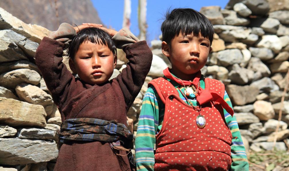 Nirmala Gurung -  Enfants de la vallée Tsum, Népal - Tour du Manaslu et vallée de Tsum - 6
