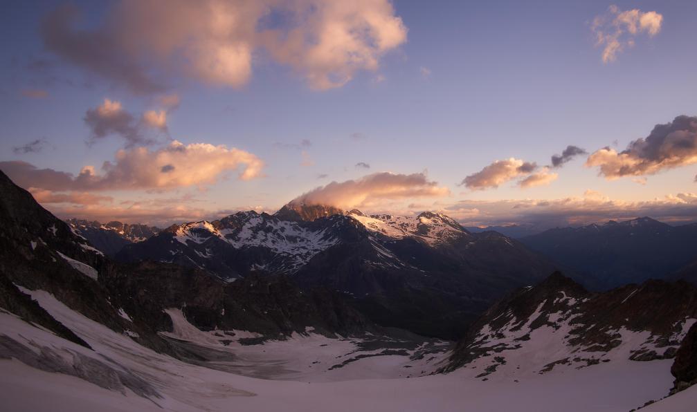 Trockener  - stock.adobe.com - Lever de soleil et panorama depuis la cabane des vignettes, Alpes, Suisse - Le meilleur de la "Haute Route" - 6