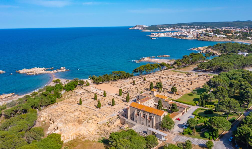 dudlajzov - Adobe stock - Vue panoramique des ruines greco-romaines du site antique d'Empuries en Catalogne, Espagne - La catalogne à vélo : de Gérone à Figueres - 5
