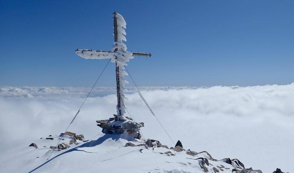 AMIS TOURS - La croix sommitale de Bezbog, Bularie - Rila et Pirin, ski de rando en Bulgarie - 4