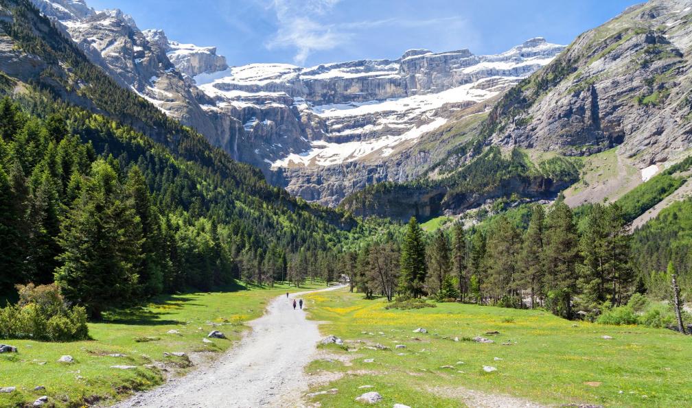 bbsferrari -  Istock -  Randonnée au cirque de Gavarnie, Pyrénées, France - Cirque de Gavarnie et canyon d'Ordesa - 4