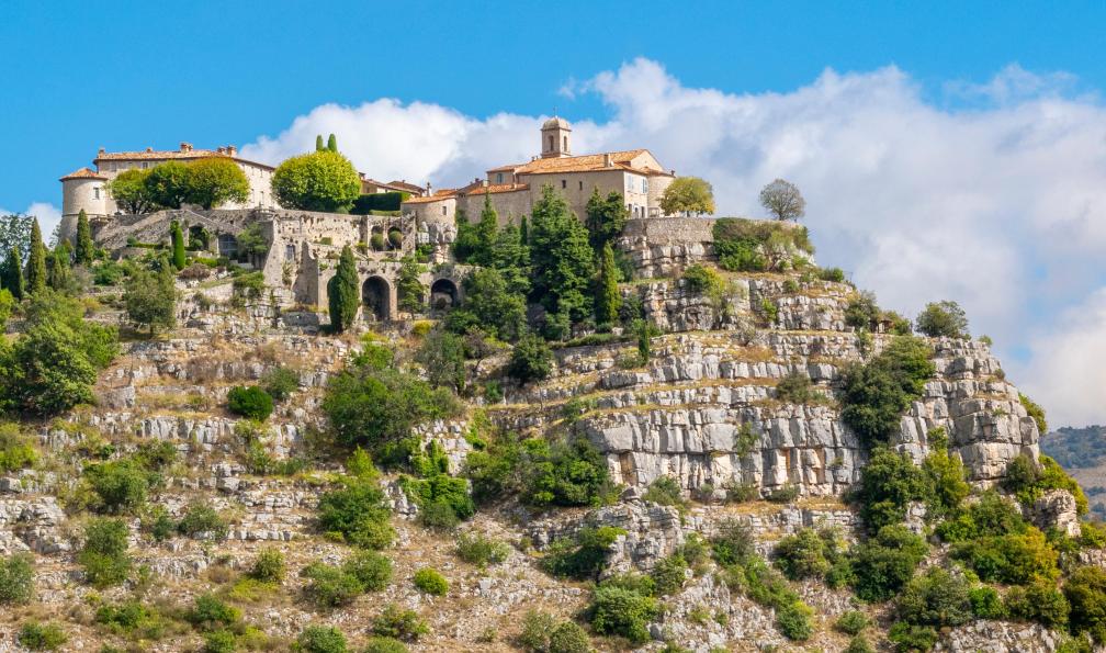 Kirk Fisher - Adobe stock - Le pittoresque village médiéval de Gourdon, France - Côte d'Azur, itinérance des cimes à la mer - 8