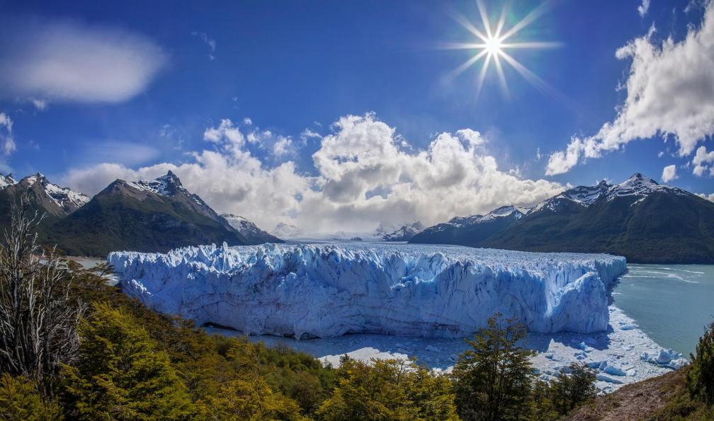 SteveAllenPhoto -  istock -  Perito Moreno Glacier, Patagonie, Argentine - Road trip patagon et chutes de Iguazu - 2