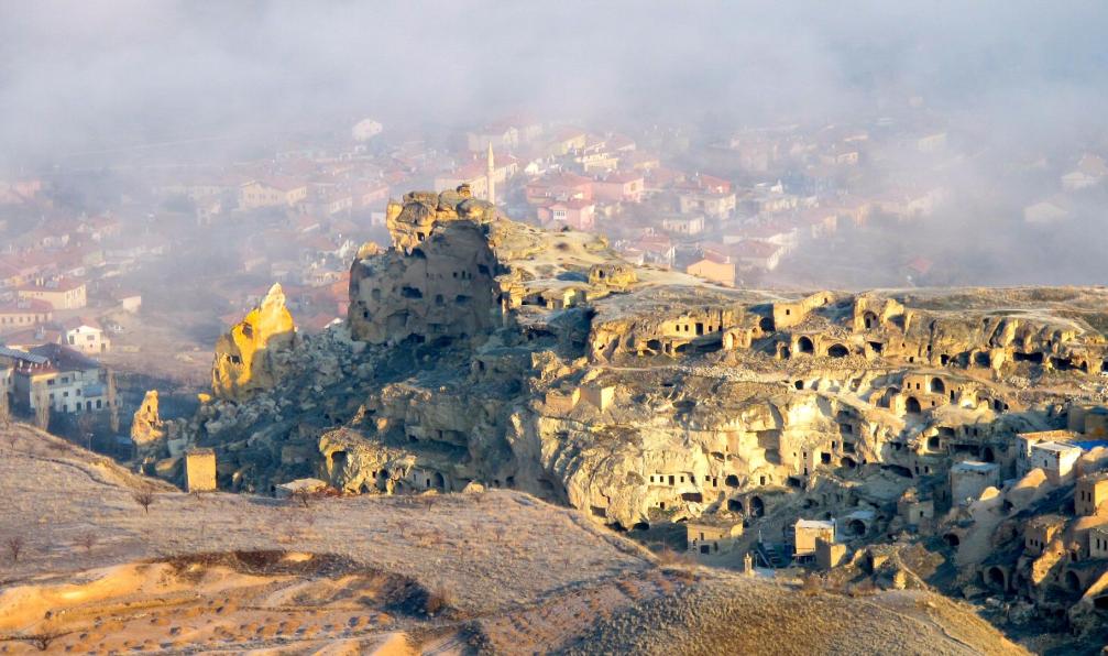 Cavusin et maisons troglodytiques depuis une montgolfière, Cappadoce, Anatolie, Turquie. - Cappadoce & Mont Taurus: les géants d'Anatolie - 6