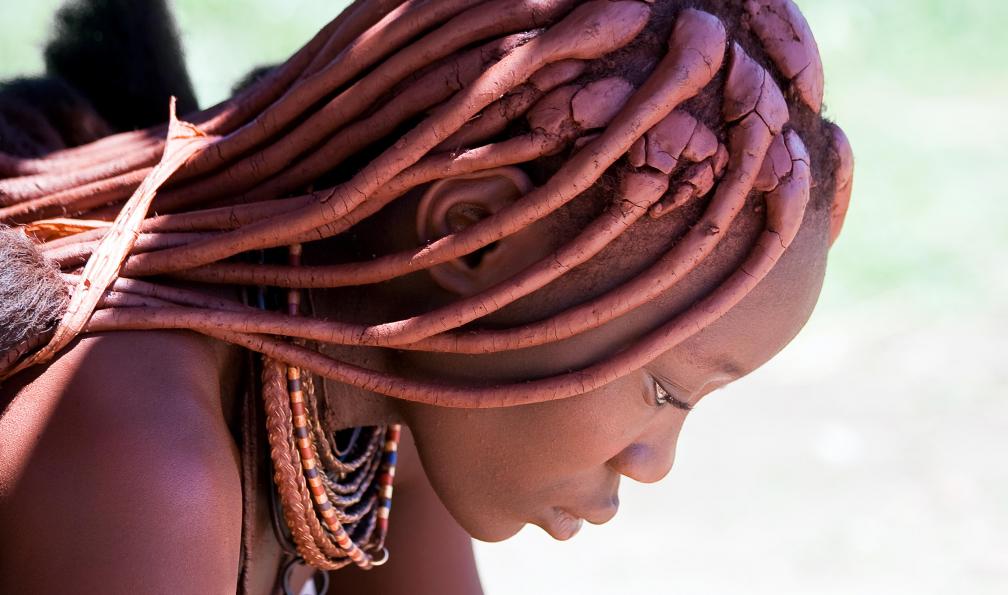 erichon  -  Shutterstock -  Portrait d'une femme Himba, Namibie.  - Grande randonnée en Namibie - 6