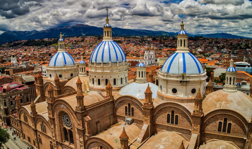 mindstorm - Adobe stock - Vue sur la ville, la cathédrale et les toits de Cuenca, Equateur - Immersion Équatorienne - 11