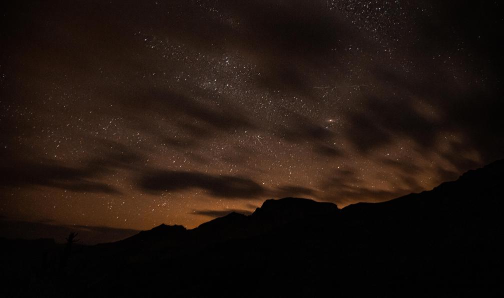 Julien - Adobe stock - Ciel étoilé dans les montagne du parc régional de la vallée de l'Ubaye dans les Alpes - Lacs et montagnes de l'Ubaye - 12