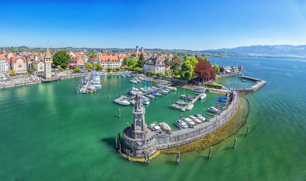 bbsferrari -  istock -  Port sur le lac de Constance à Lindau, Allemagne - Lac de Constance et chutes du Rhin à vélo - 6