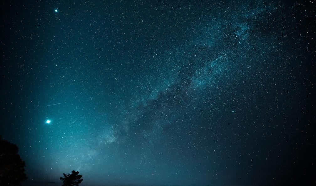 RachenArt - shutterstock - Le ciel nocturne et la Voie Lactée sur la montagne - Queyras, l'été indien - 12