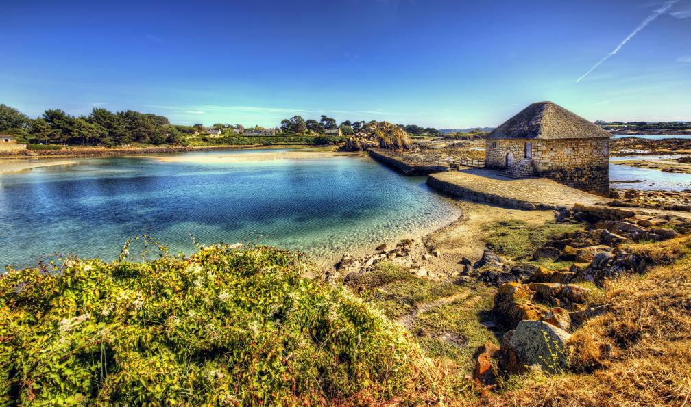 RolfSt -  Istock -  Moulin à marée Birlot Mill, Île de Bréhat;France - Le tour de la Bretagne, à la carte - 4