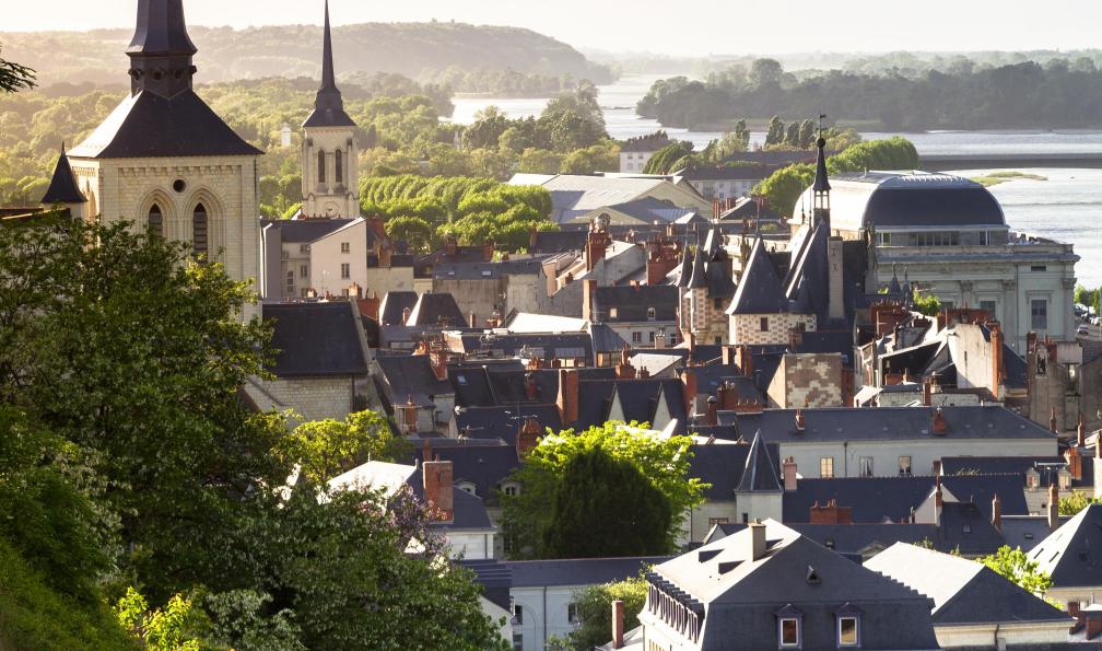 Istock -  Saumur et la vallée de la Loire, France. - La Loire à vélo : de Saumur à Chinon  - 1