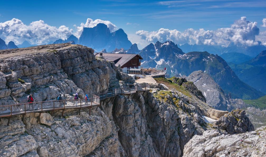 Ola i Eryk - Stock Adobe - Le refuge de Lagazuoi, Dolomites, Italie - Le meilleur de l'Alta Via delle Dolomiti n°1 - 6