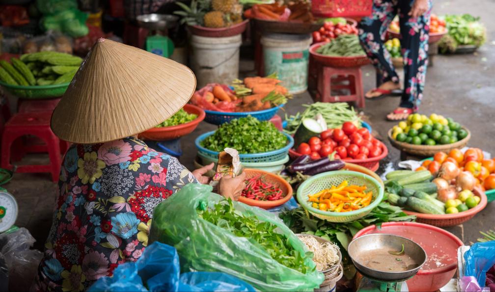 wooooooojpn - stock.adobe.com - Scène de marché, Vietnam - Ma famille au pays du Dragon - 3