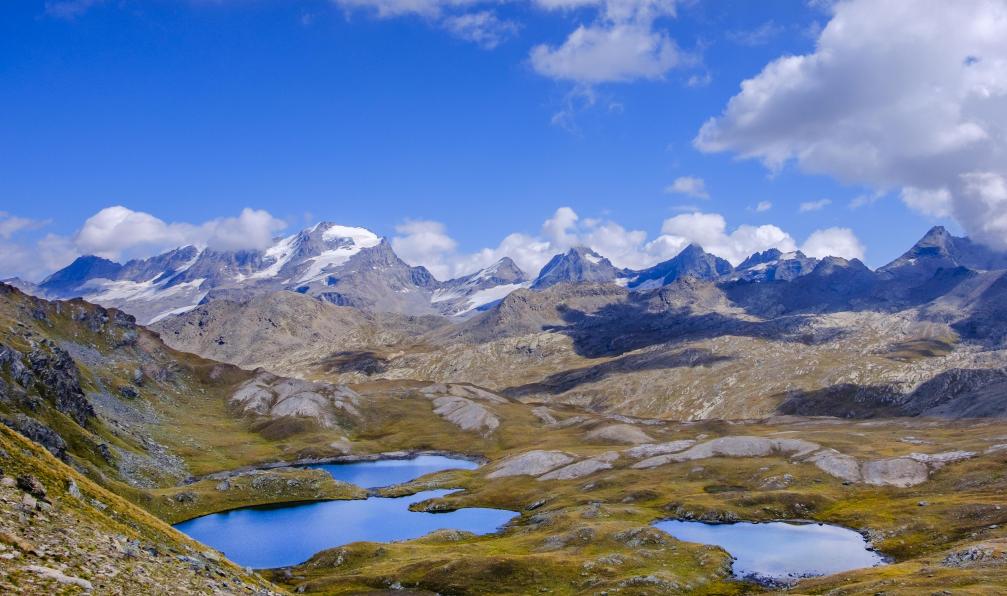 argalis -  Istock -  Lacs de montagne sur le sentier à partir du col du Nivolet;Italie - Grand Paradis - Vanoise, la Grande traversée - 1