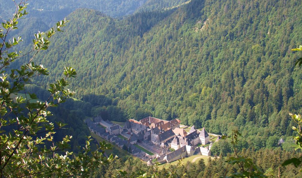 Heidi -  Carron -  Vue depuis les hauteur sur le Monastère de ma Grande Chartreuse
 - L'essentiel de la Chartreuse - 6